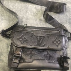 Black Crossbody 