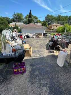 Yard Sale!!! 1734 Stockton Ave Des Plaines