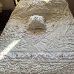 Embroidered Quilt - Gorgeous