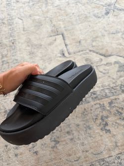 Adidas slipper