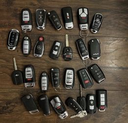 Key Fob Car key remote Kia key fob Toyota key fob Hyundai key fob Mini Cooper key fob Nissan key fob Bentley key fob Ford key fob Chevrolet key fob