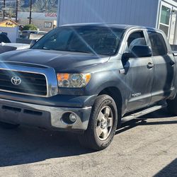 Toyota Tundra SR5 CrewMax 4x4