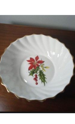 ROYAL ADDERLEY NUT - TRINKET DISH BOWL 4"