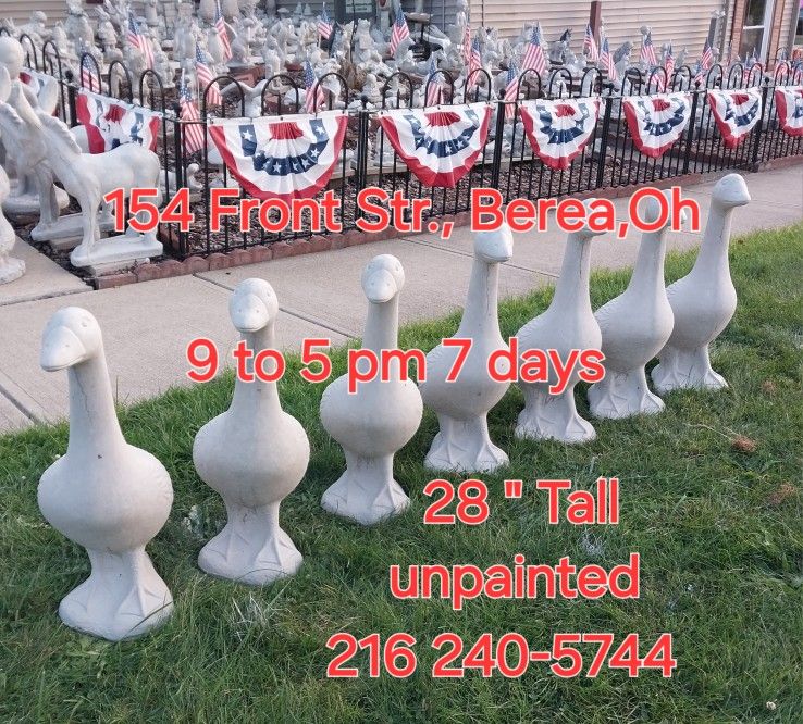 Garden Concrete Geese Statues  Unpainted 