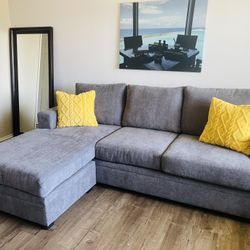 Sofá reversible color Grey Living Spaces  