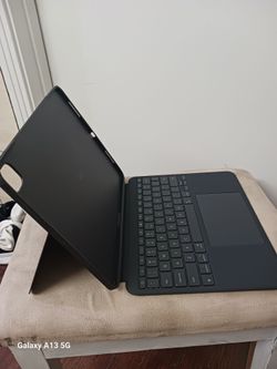 Logitech Combo Touch for iPad Pro 13" (latest model)