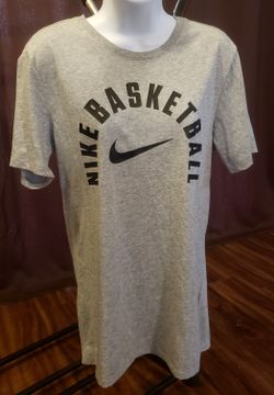 Nike shirt small ..fits more like a medium like new