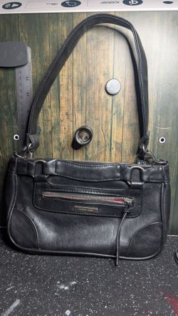 Victoria’s Secret Black Leather Shoulder Bag Pink Lined Y2K Zip Purse.