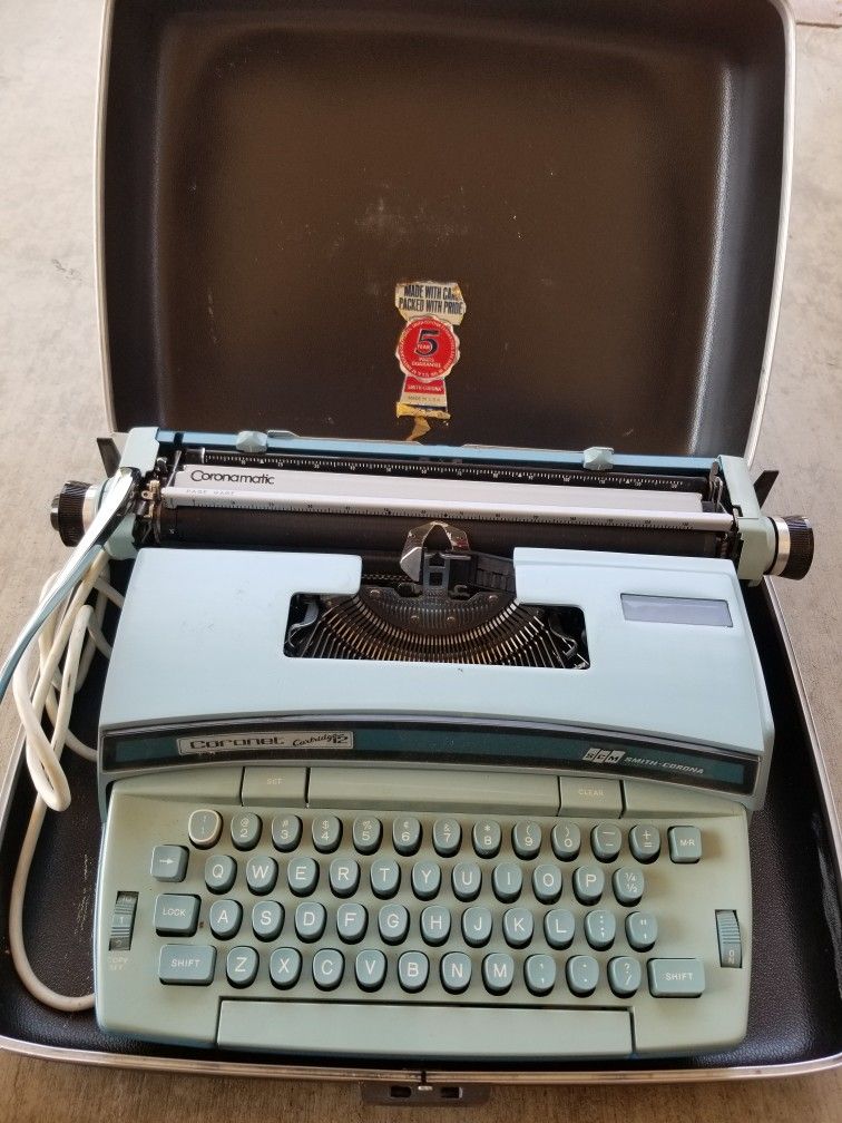 Vintage Typewriter Turquiose