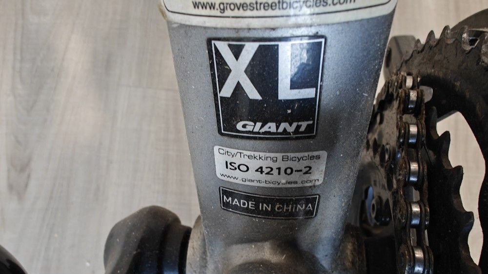 Giant hybrid bike XL