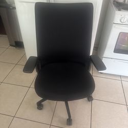 Knoll Black Executive Chair 