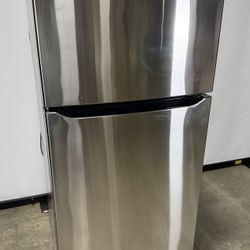 LG Top Freezer Refrigerator with Reversible Door, 20 cu. ft. (LTCS20020S)