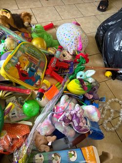 Lots of Mardi Gras, be bears and others