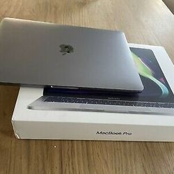 Apple MacBook Pro 13in 2020 M1 256GB SSD 8GB Laptop 


