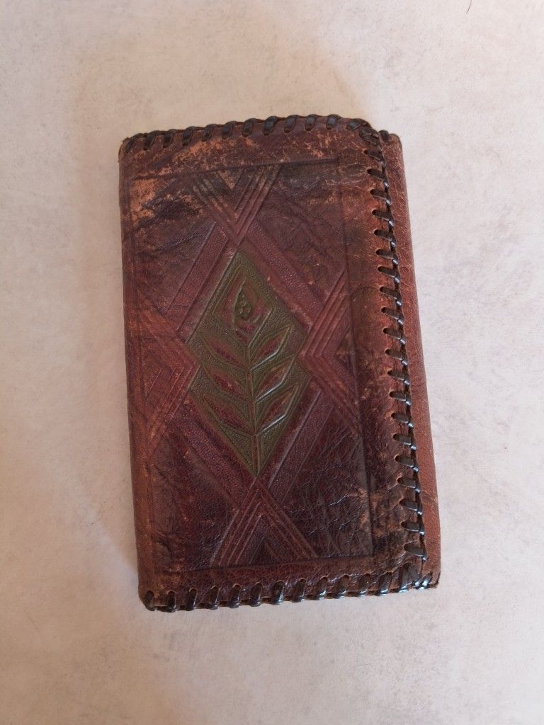 Beautiful Vintage 1970's Leather Wallet. MAKE ME AN OFFER