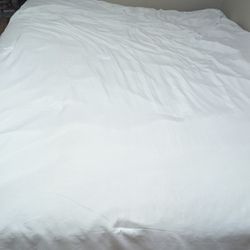 duvet with its two pillowcases