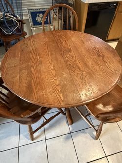 Round Oak Dining Table