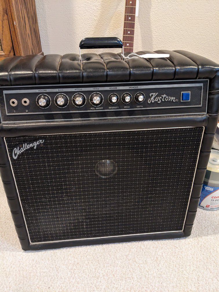 Vintage Kustom Tuck And Roll Combo Guitar Amp With Cover