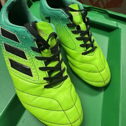 Soccer Cleats ADIDAS Size 4 