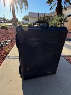 Pelican 1610 Protector Rolling Hard Case w/ Foam