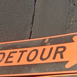 Vintage 36" Retired Detour RH Traffic Sign