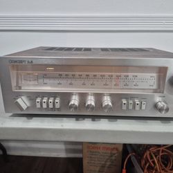 VENDO ESTE CONCEPTO STEREO RECEIVER MODEL NO. 2.5