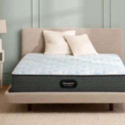Like New BeautyRest King Plush Pillow Top 13,75 " +.Foldable Metal  Platform 