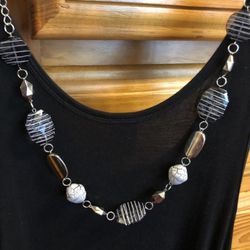 Pretty Glass Look Necklace