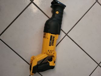 serrucho DEWALT