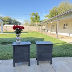 2 IKEA Hemnes nightstands