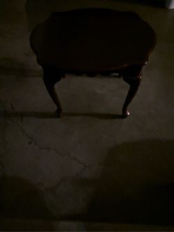 Vintage-Style Seashell Scalloped Wood Accent Table (2)