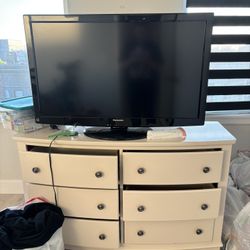 Dresser And Bedside Table For Sale 