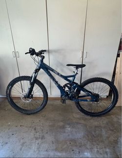 Giant Reign 3 Mountain Bike