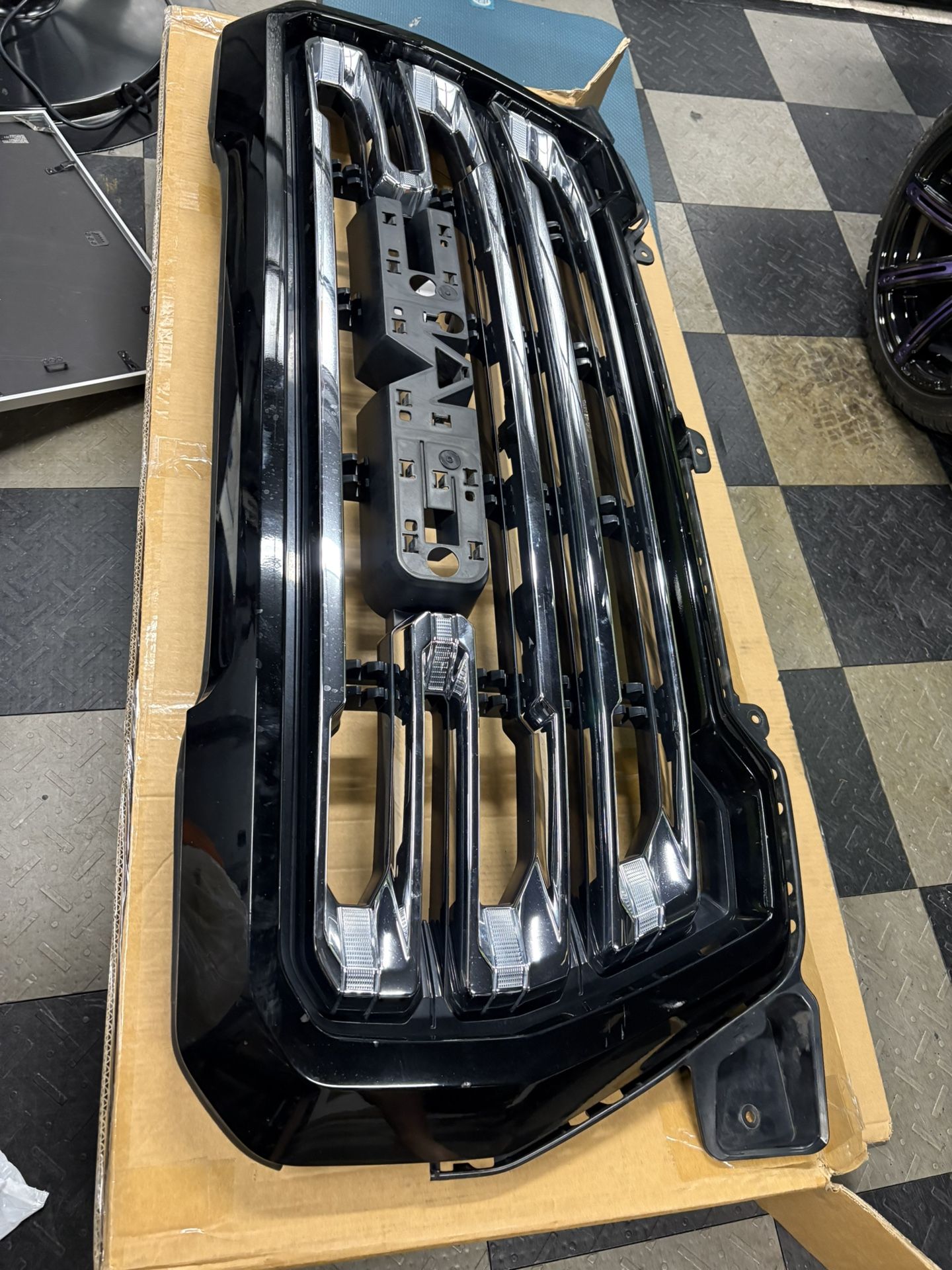 Factory OEM GMC Grill