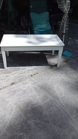 White coffee table and side table
