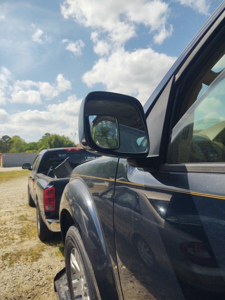 2005 Nissan Pathfinder SUV Side Mirrors