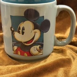 12 fl oz Disney Store Mickey Mouse Mug