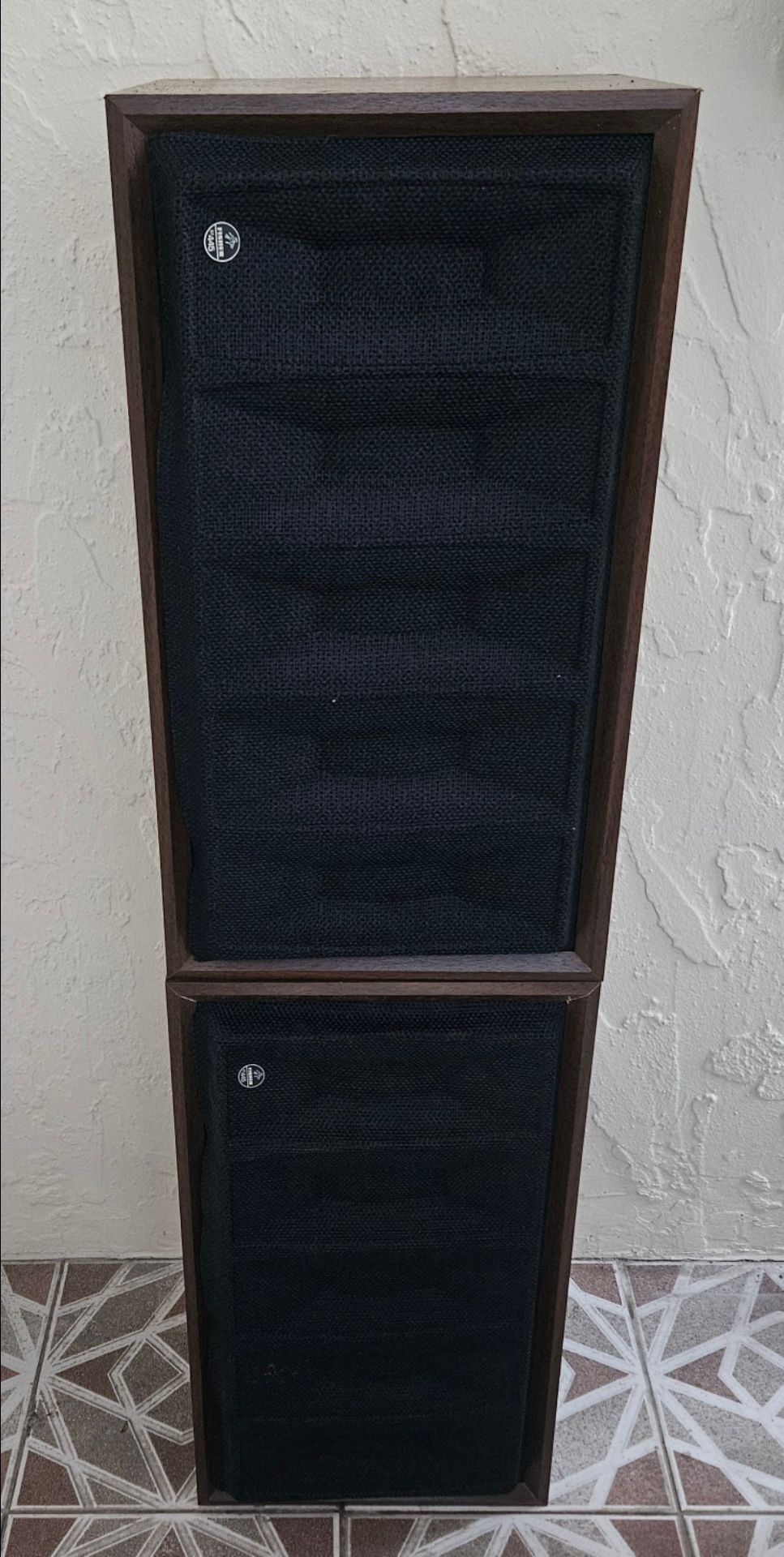 Two Fisher ST-445 Studio-Standard speakers. I don't have the equipment to text them.