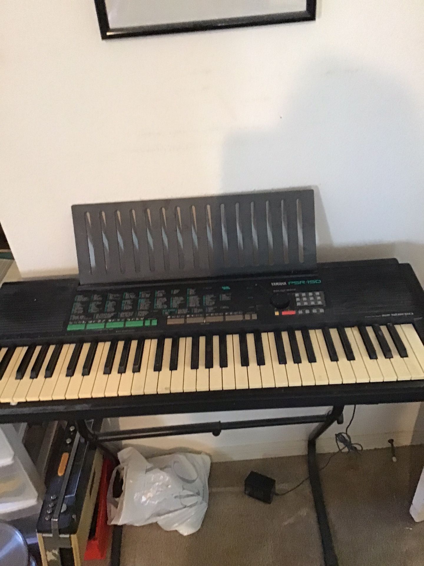 Yamaha PSR-150 Electronic Keyboard AWM Stereo w/Stand Tested/Works Great