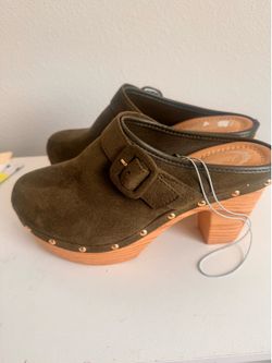 Clogs