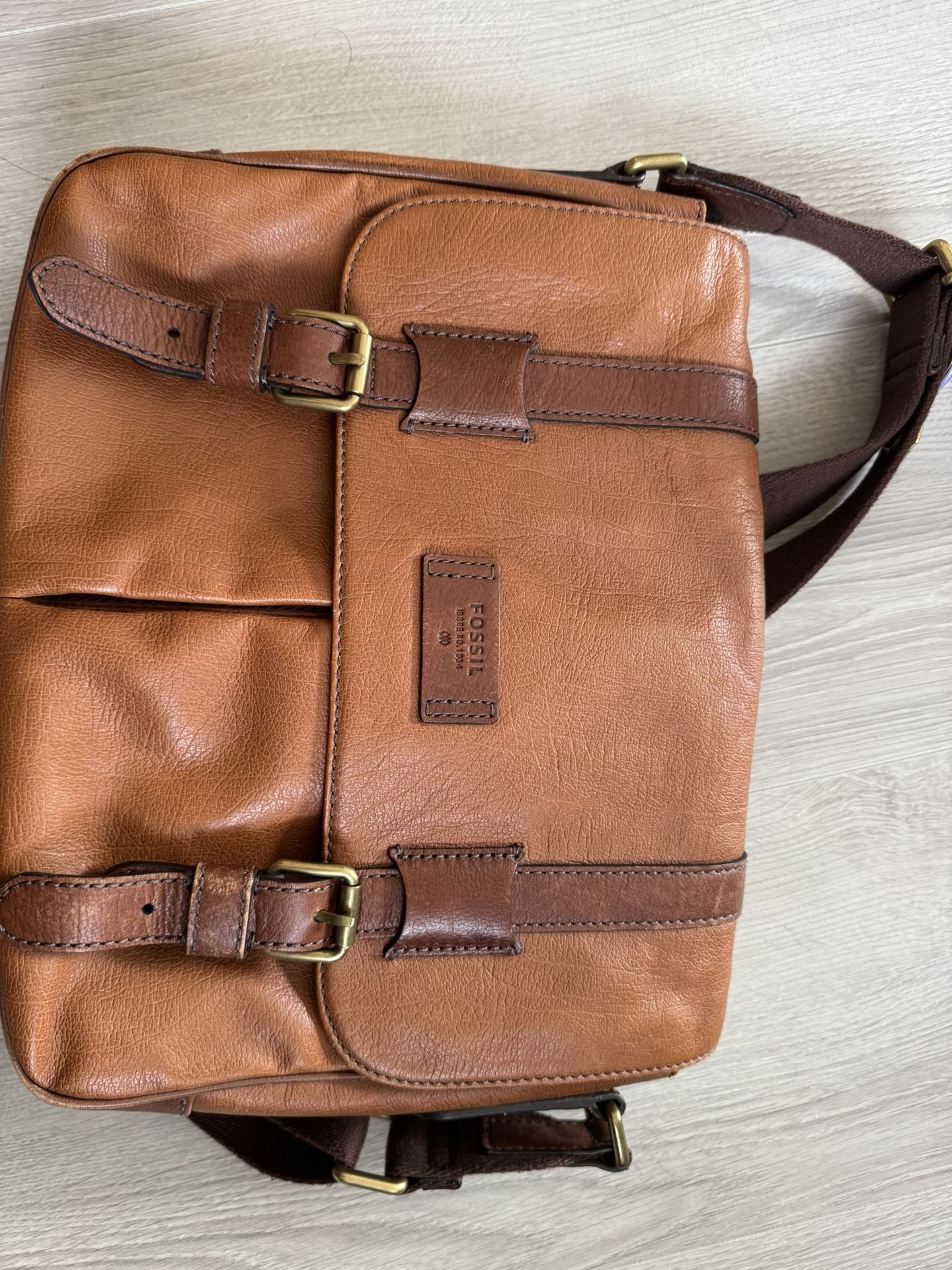 Fossil Messenger Bag
