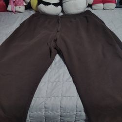 brown lckr sweat pants.