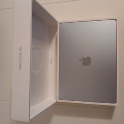 MacBook Air Model A3240