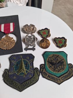 U.S Military pins, Patches & medal 🏅
