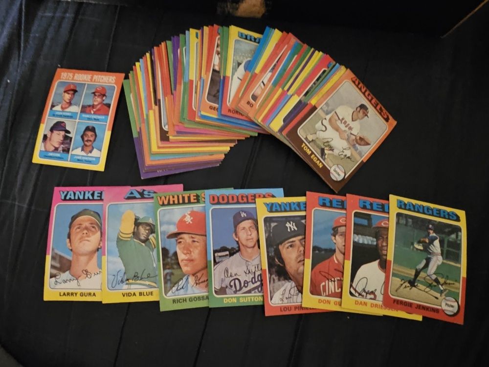 75 1975 Topps Baseball Cards