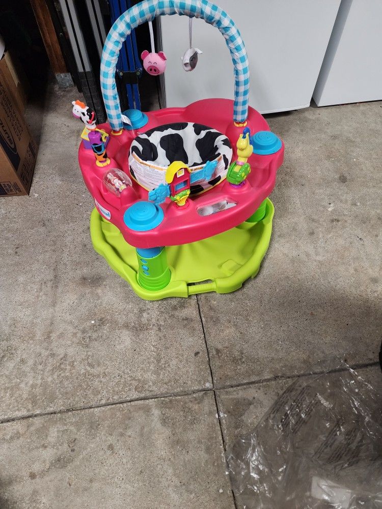 Evenflo Exersaucer Moovin & Groovin Activity Center, 25x30x30 Inch