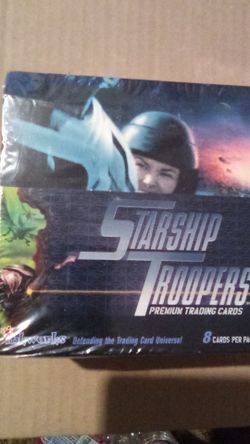 Starship Troopers Premium Trading Cards Pack