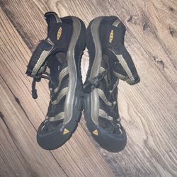 Kids KEEN water sandals, size 3 great condition