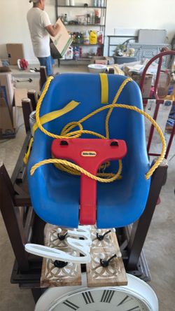 Baby outdoor swing