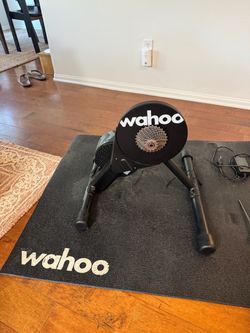 Wahoo KICKR CORE Smart Trainer Bundle